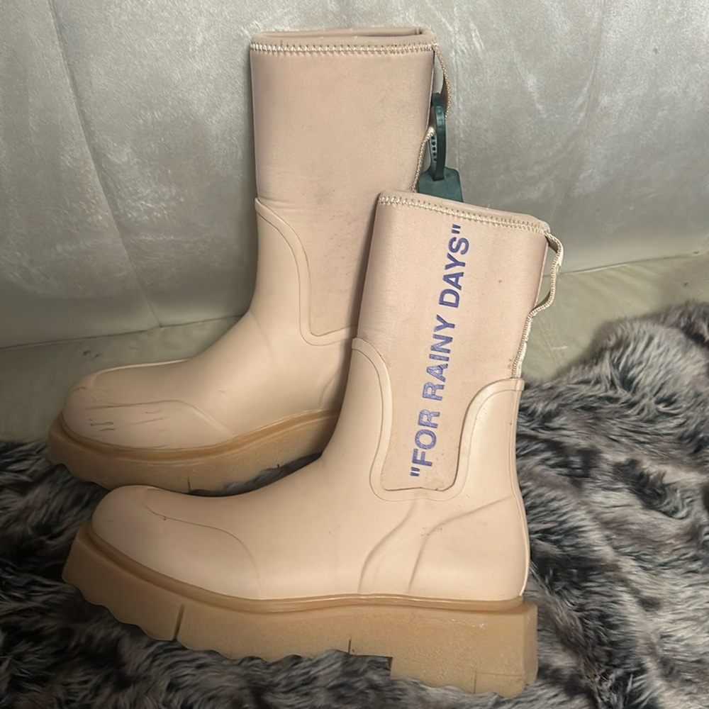 Off White Rainboots